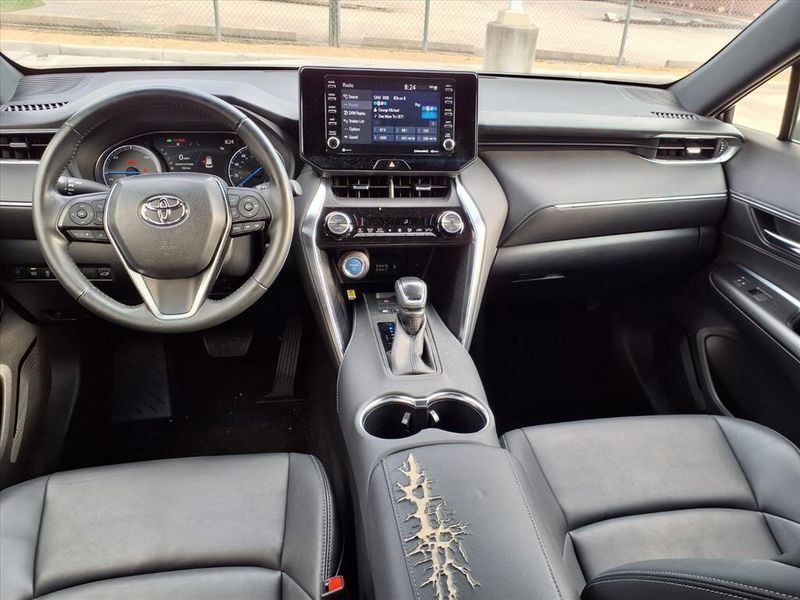 Used 2022 Toyota Venza XLEImage 14