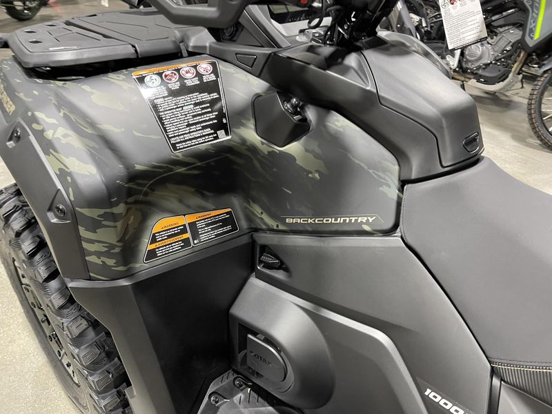 New 2026 Can-Am OUTLANDER MAX BACKCOUNTRY 1000R Image 16