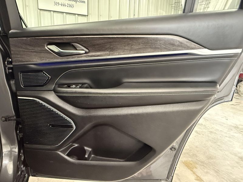 Used 2021 Jeep Grand Cherokee L OverlandImage 9