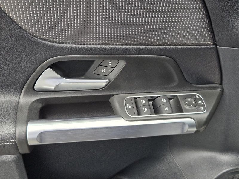 Used 2022 Mercedes-Benz GLB 250 4MATIC SUV