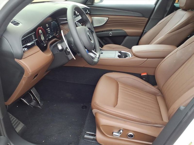 New 2026 Maserati Grecale ModenaImage 15