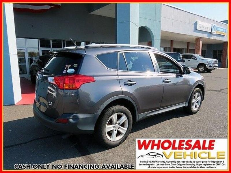 2014 Toyota RAV4 XLEImage 6