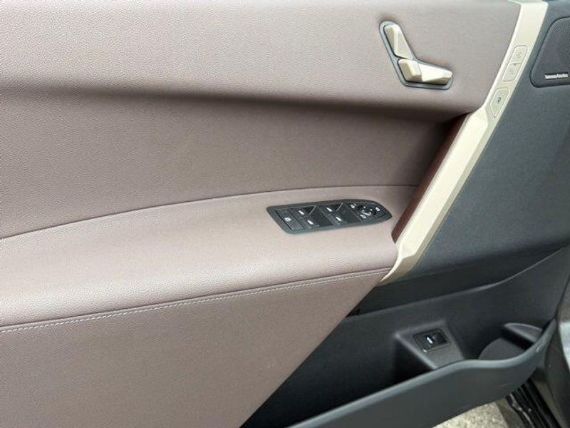 New 2026 BMW iX xDrive45Image 15