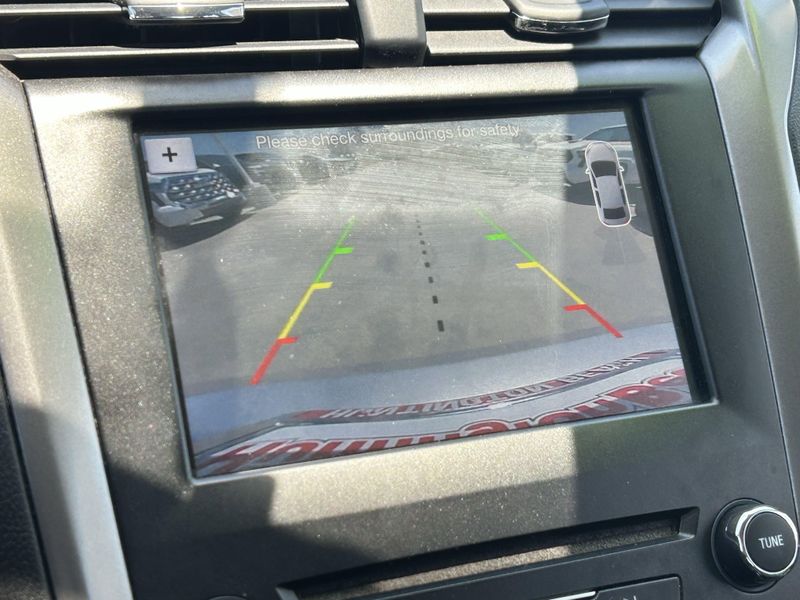 Used 2017 Ford Fusion SEImage 21