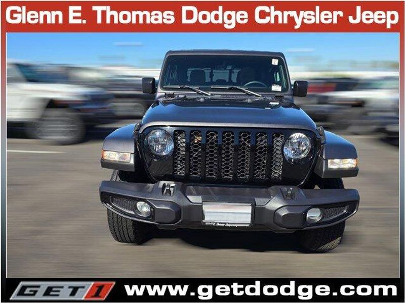 2023 Jeep Gladiator Sport photo 2