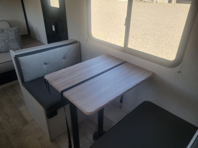 Used 2024 FOREST RIVER NO BOUNDRIES 19.3 Image 23