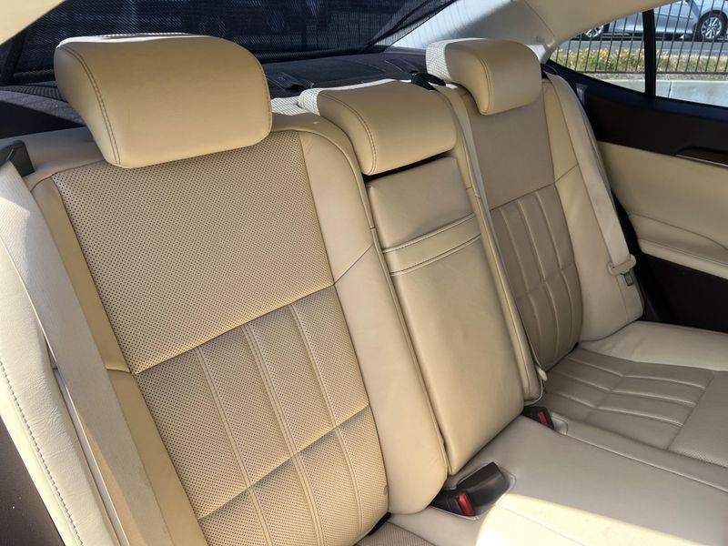 2017 Lexus ES 350Image 26