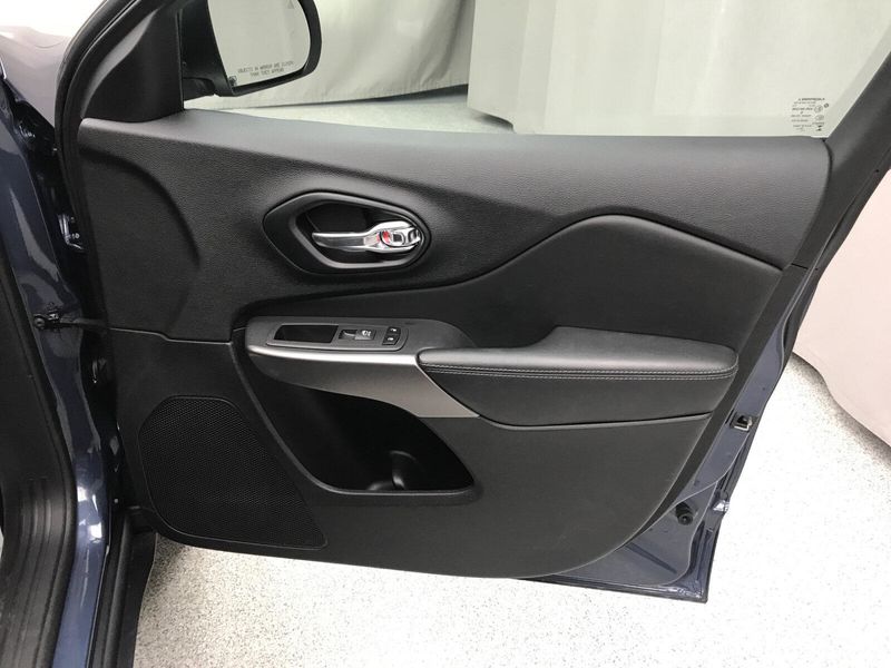 2021 Jeep Cherokee Latitude LuxImage 15