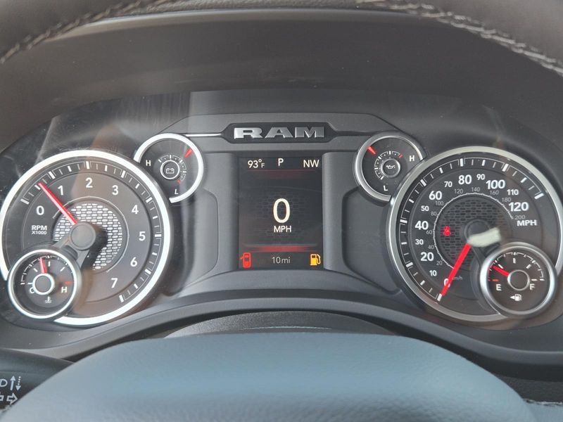 New 2026 RAM 1500 Big Horn Crew Cab 4x2 5'7' Box