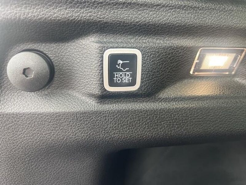 2025 Jeep Grand Cherokee L Altitude X 4x4Image 23