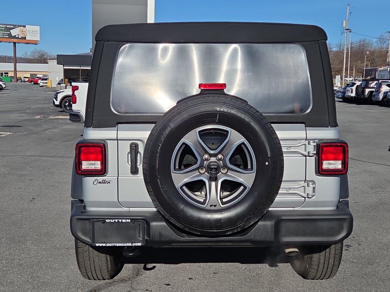 2022 Jeep Wrangler Unlimited Sport S photo 4