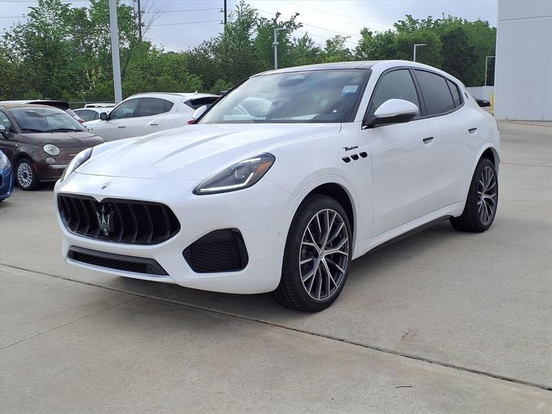 New 2026 Maserati Grecale ModenaImage 2