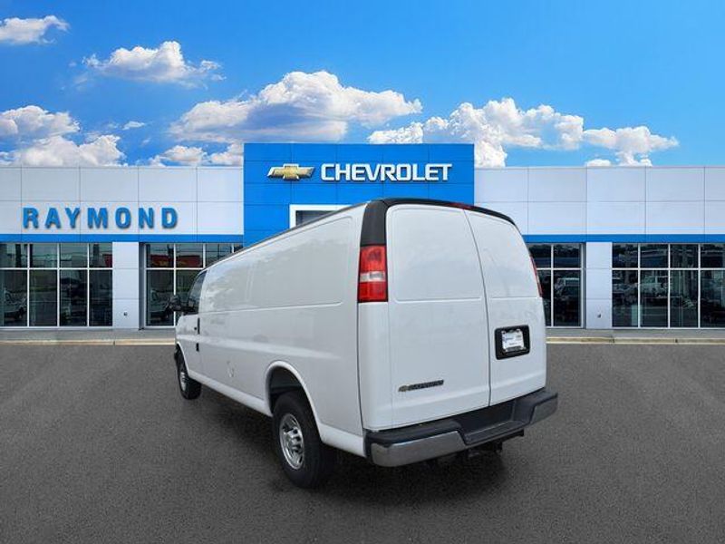 New 2025 Chevrolet Express 2500 Work VanImage 6