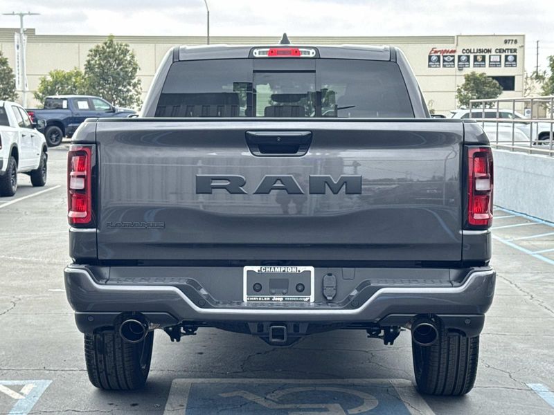 New 2026 RAM 1500 Laramie Crew Cab 4x2 5'7' Box