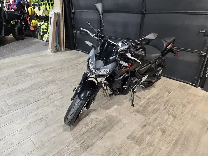 NEW 2025 KAWASAKI Z650 Image 10