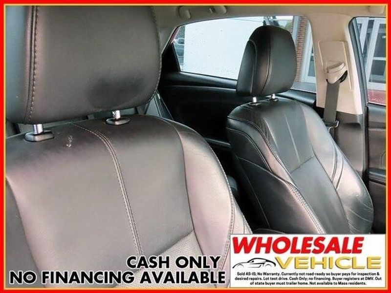 2014 Toyota Avalon LimitedImage 9