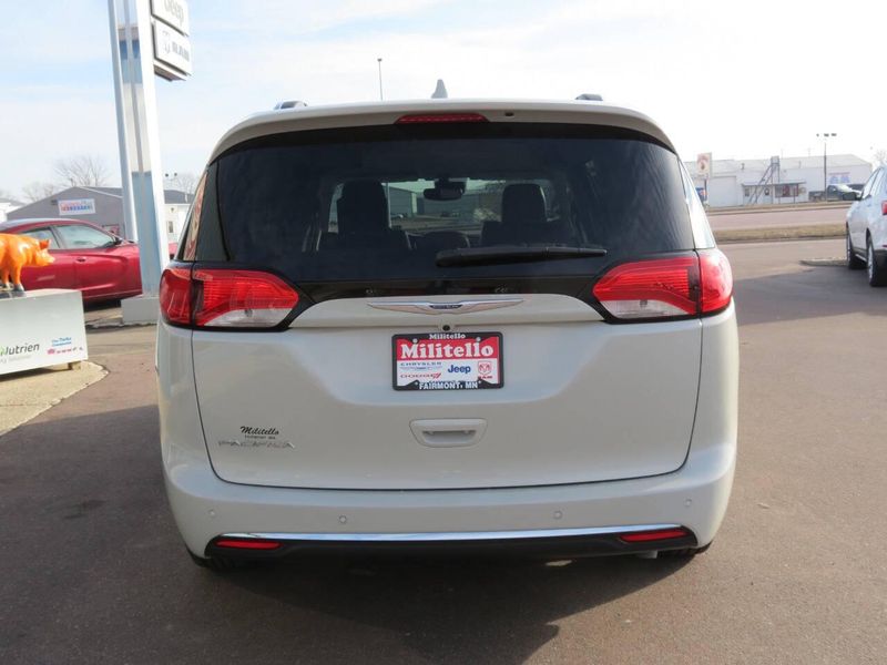 2020 Chrysler Pacifica Touring L Plus 4dr Mini VanImage 7