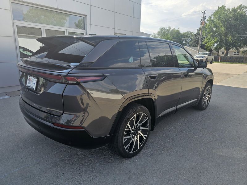 2025 Jeep Wagoneer S LimitedImage 8