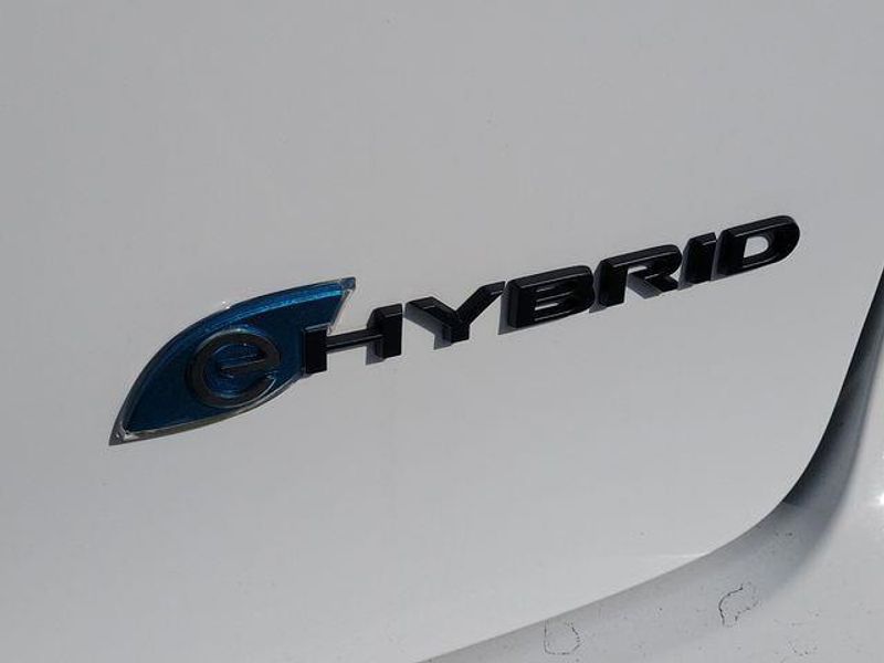 New 2023 Chrysler Pacifica Plug-in Hybrid Touring L