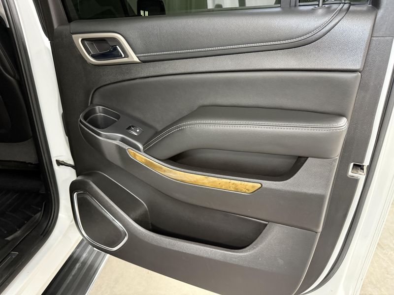 Used 2016 GMC Yukon XL DenaliImage 9