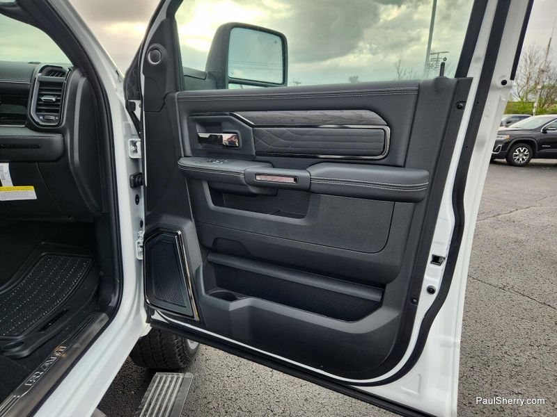 New 2026 RAM 2500 Limited Crew Cab 4x4 6'4' Box