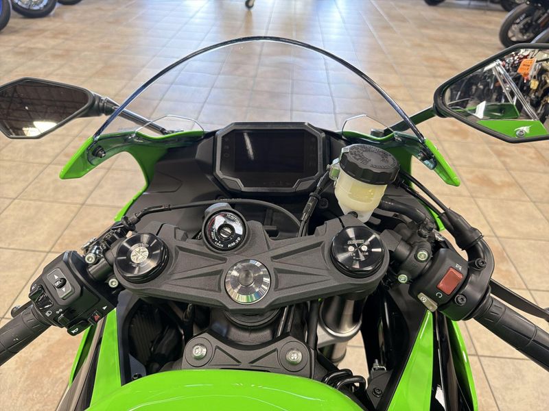 New 2026 Kawasaki NINJA ZX-6R ABS Image 23
