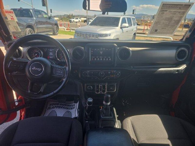 Used 2022 Jeep Gladiator SportImage 12