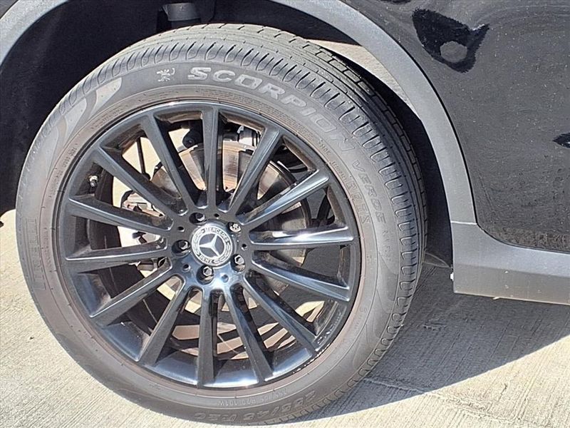 Used 2019 Mercedes-Benz GLC 300Image 6