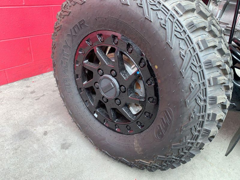 New 2025 Can-Am MAVERICK R MAX X RS 999T DCT Image 11