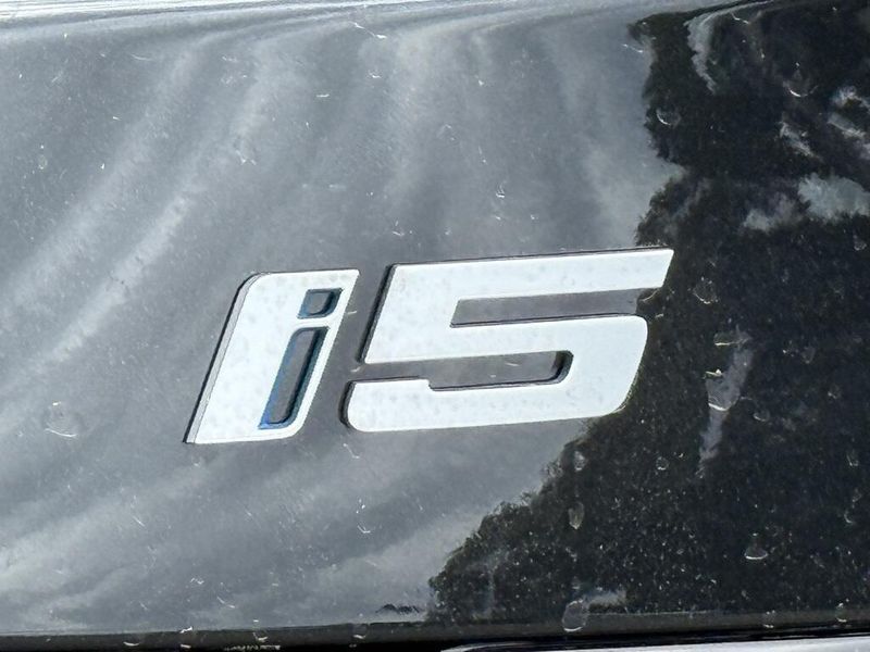 2025 BMW i5 eDrive40Image 13