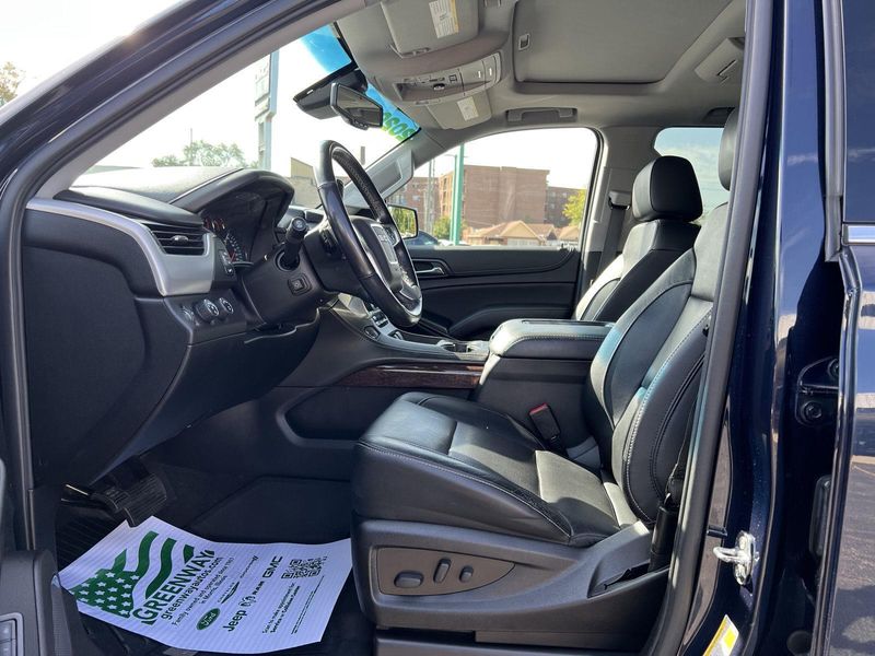 2020 Gmc Yukon SLT photo 18