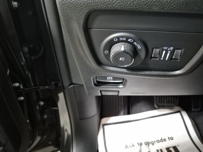 New 2025 Jeep Grand Cherokee L Limited 4x4Image 27