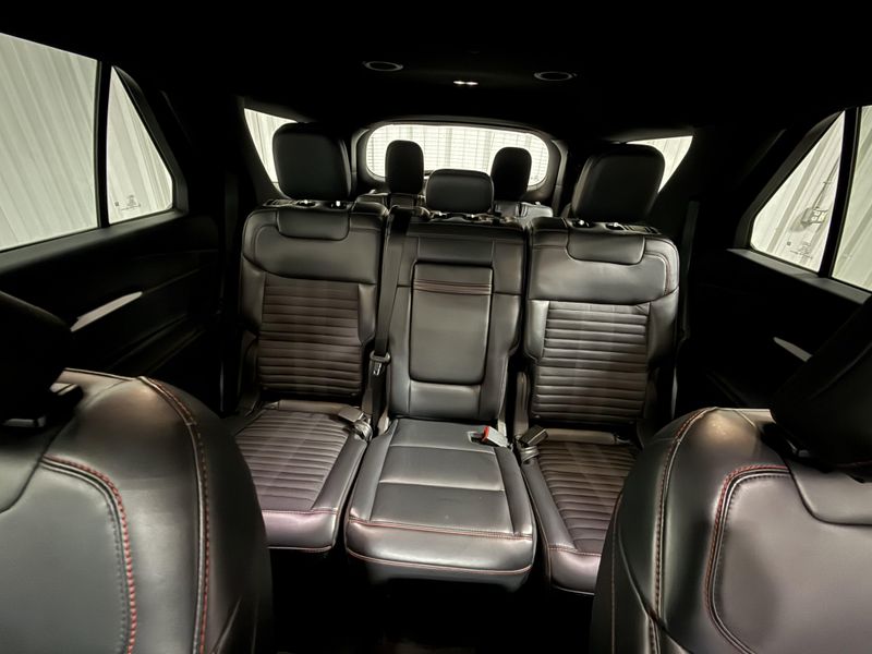 Used 2025 Ford Explorer ST-LineImage 29