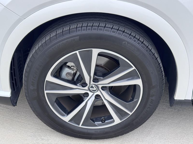 2023 Lexus RX 350Image 16