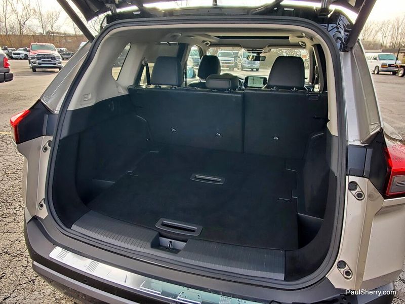 Used 2023 Nissan Rogue SL