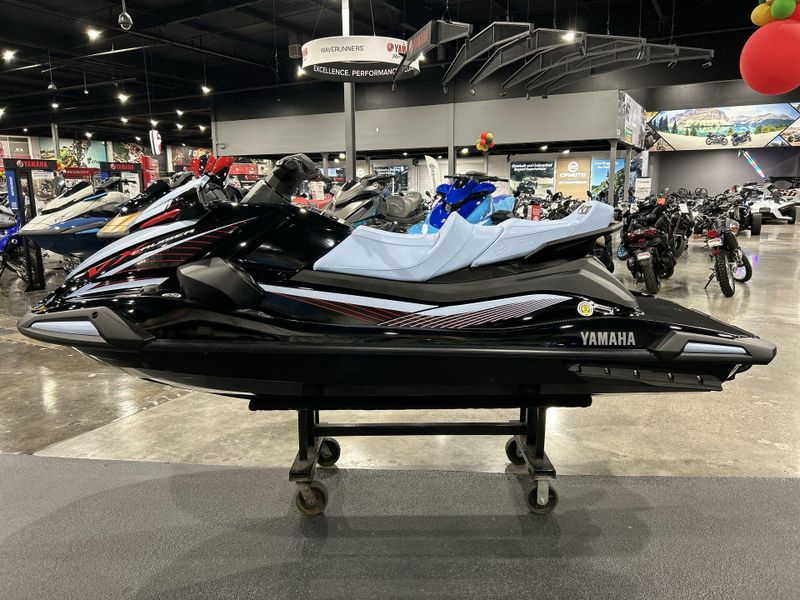 2025 Yamaha VX CRUISER W&sol;AUDIO  in a BLACK/ICE BLUE exterior color. Del Amo Motorsports of Redondo Beach (424) 390-7811 delamomotorsports.com 