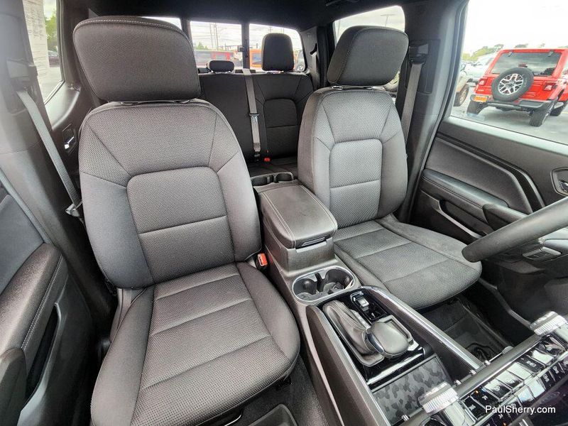 Used 2024 GMC Canyon Elevation