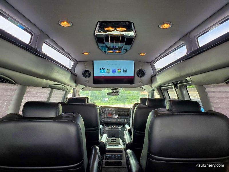 2019 GMC Savana 2500 Image 32
