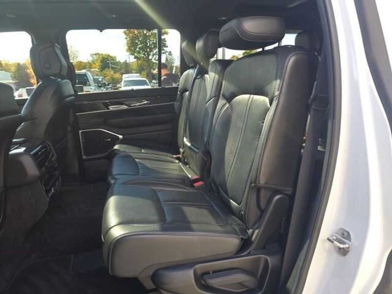 2022 Jeep Wagoneer Series I photo 28