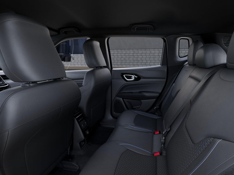 New 2026 Jeep Compass Latitude Altitude 4x4Image 23