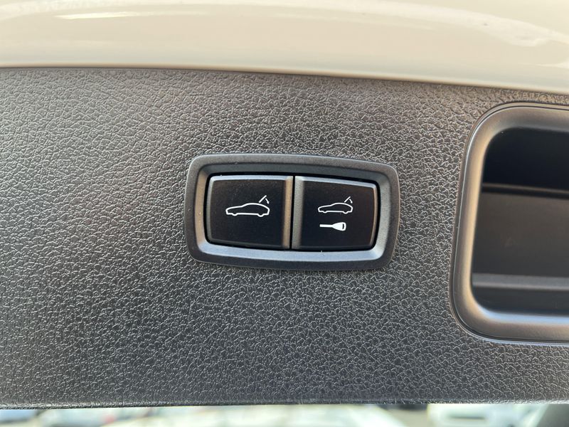 Used 2017 Porsche Macan BaseImage 22