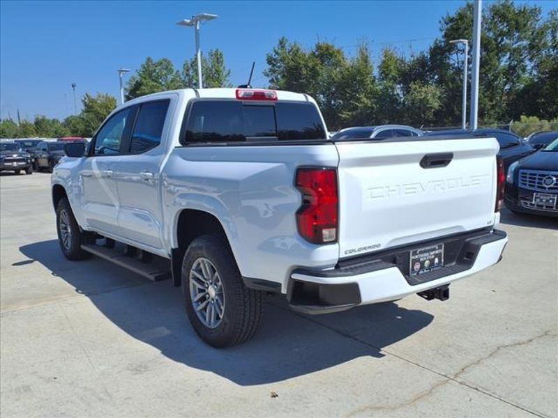 2023 Chevrolet Colorado LTImage 2