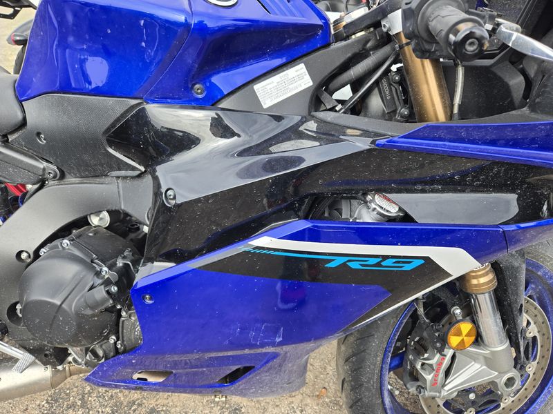 USED 2025 YAMAHA YZF-R9 Image 4
