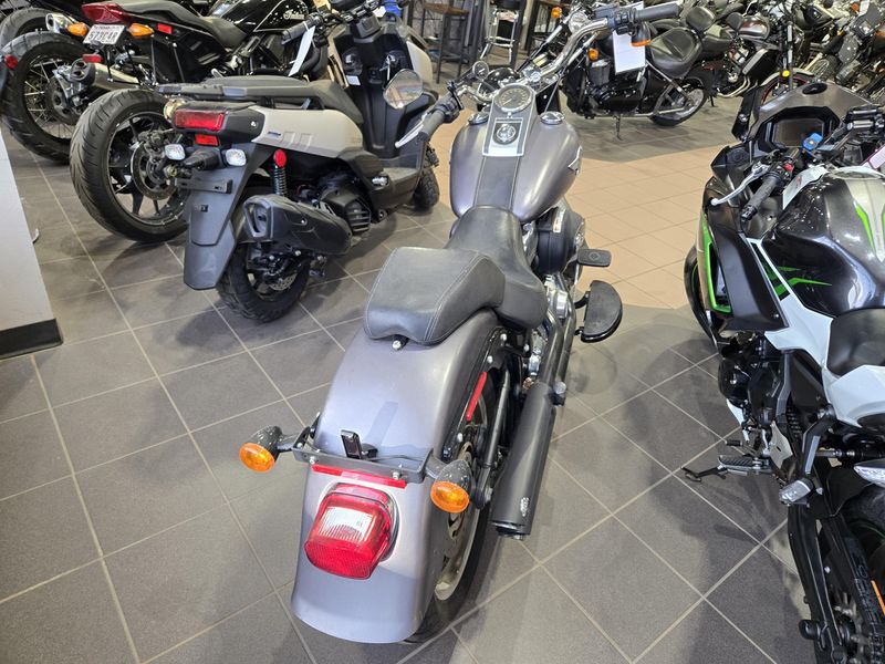 2016 HARLEY SOFTAIL FATBOY BLACK Image 5