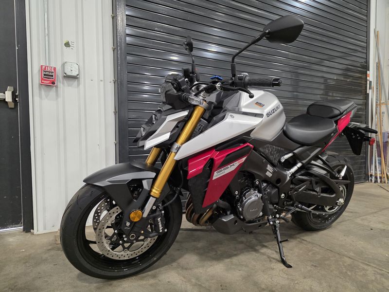 2024 Suzuki GSX-S1000
