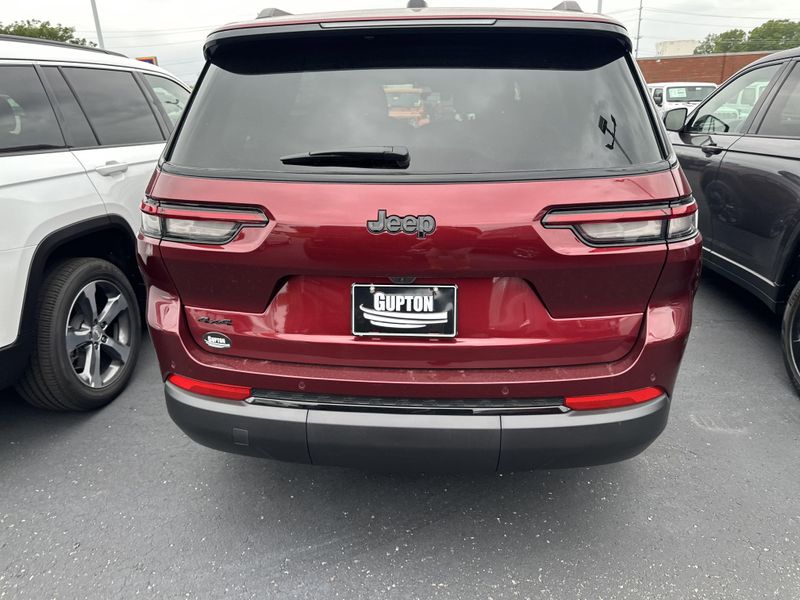 New 2025 Jeep Grand Cherokee L Altitude X 4x4Image 7