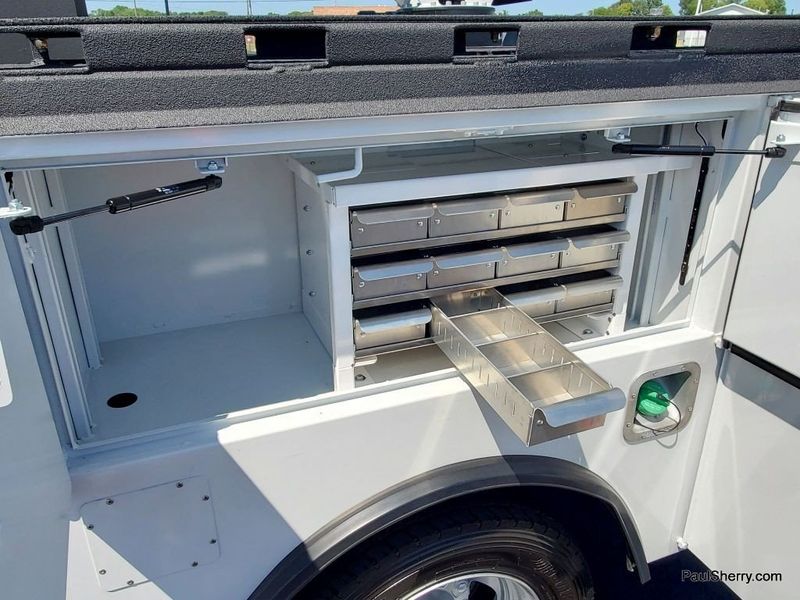 2023 RAM 5500 Tradesman Chassis Crew Cab 4x4 84