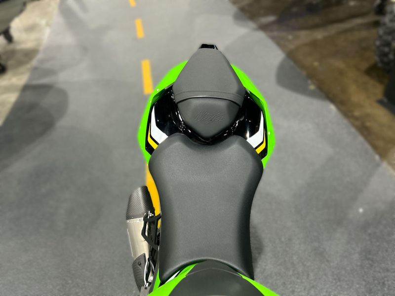Used 2025 Kawasaki NINJA ZX 10R ABS KRT EDITION Image 21