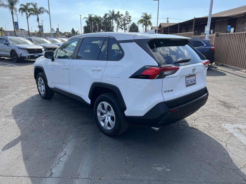 2022 Toyota RAV4 LEImage 2