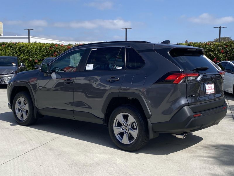 2025 Toyota RAV4 XLEImage 5
